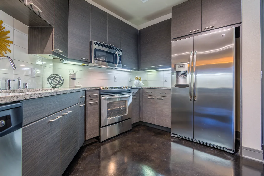  - Artistic Design District #080 - Stainless Steel Appliances