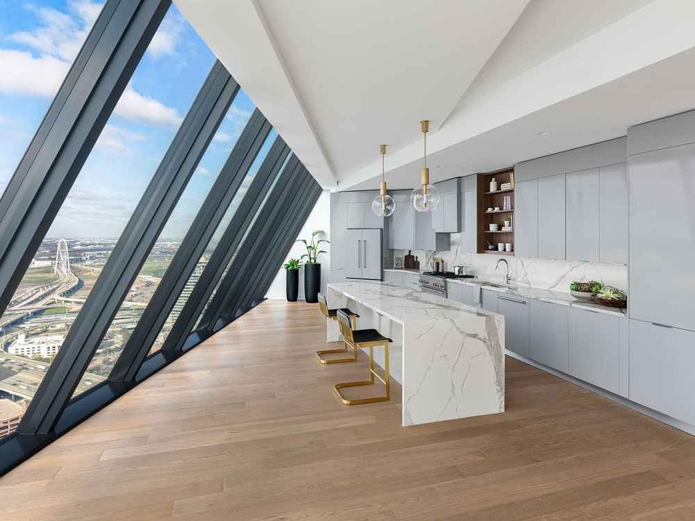 Downtown Dallas - Floor to Ceiling Windows #410 - Incredible Floor to Ceiling Windows